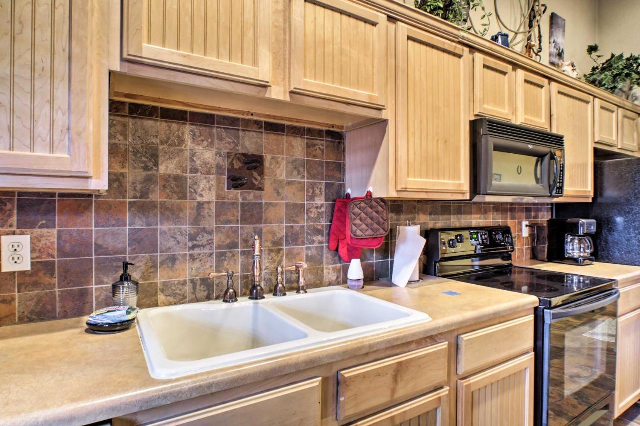 Cabin-Style Studio Right Off The Branson Strip! Apartment ภายนอก รูปภาพ